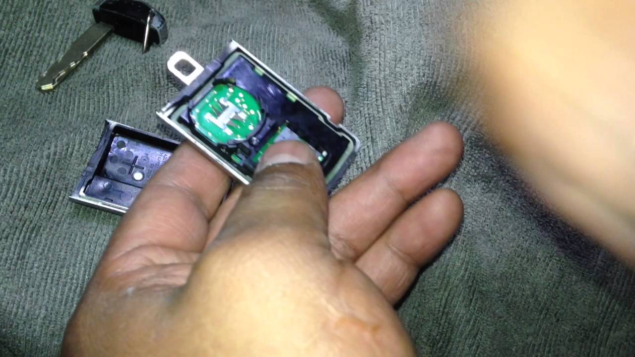 como cambiar la bateria de un llavero acura